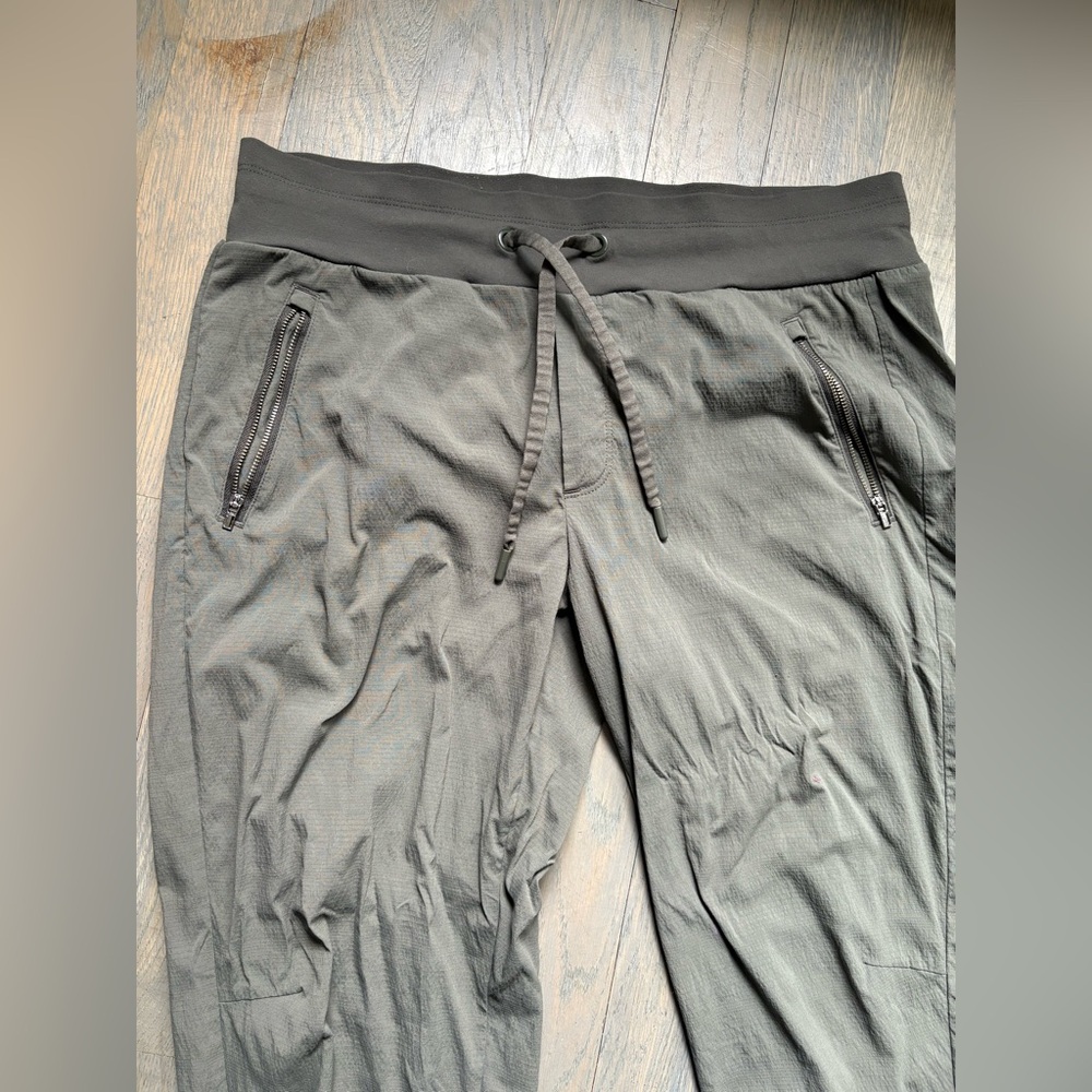Athleta Joggers Olive Green Size 12 - Picture 3 of 8